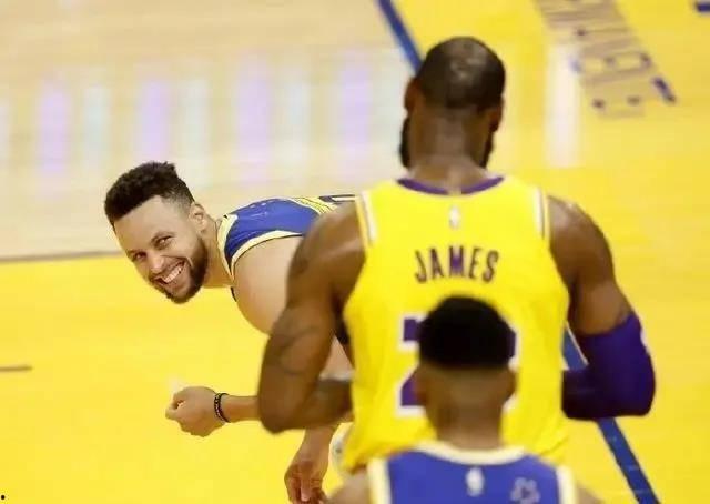 沃神最新爆料库里,沃神曝最新动态，揭秘下家之谜！”  第1张